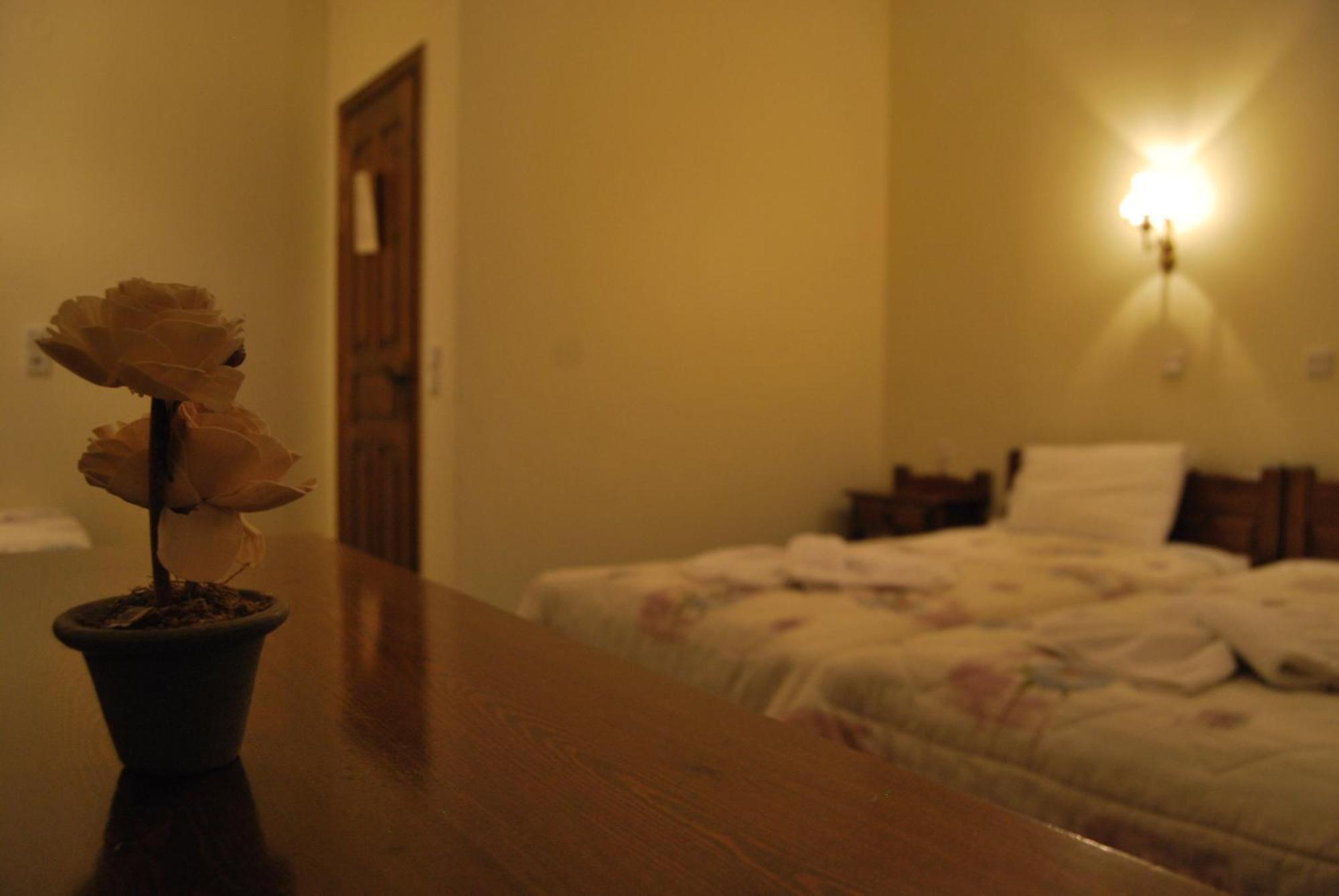 Rizoma Guesthouse Mikro Chorio  Luaran gambar